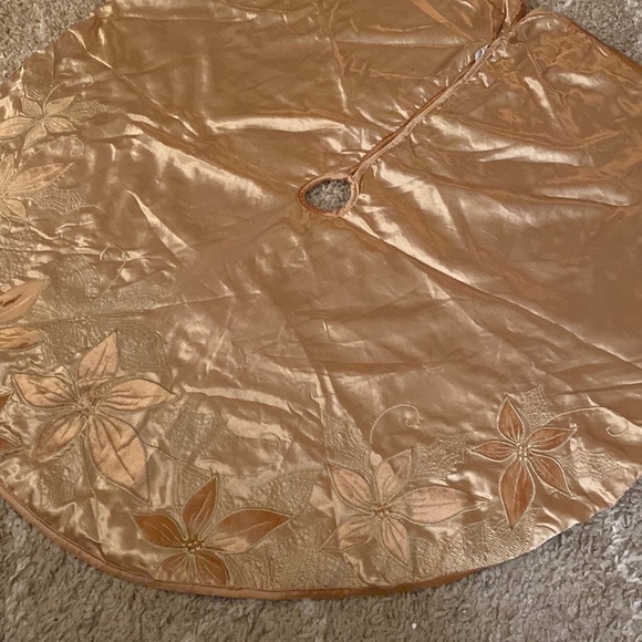EUC 54” Gold Satin Tree Skirt with Gold Poinsettias - Picture 4 of 9